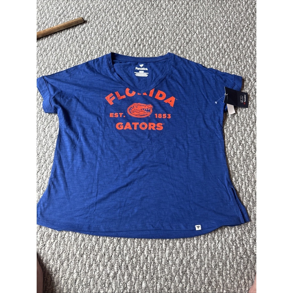 Florida Gators Women's Graphic V Neck T Shirt NWT Sz. Medium